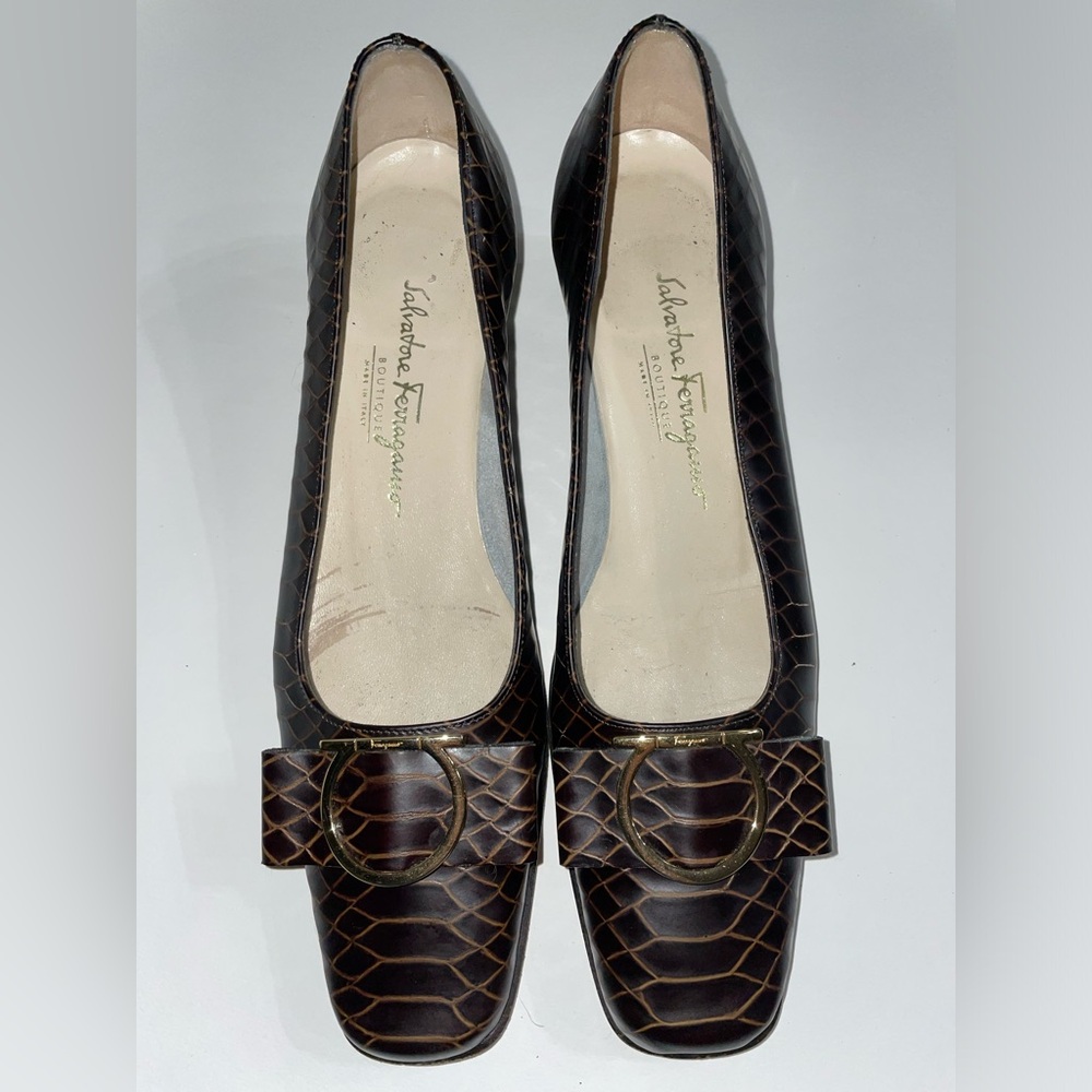 Vintage Salvatore Ferragamo Brown Croc Low Heels Size 8